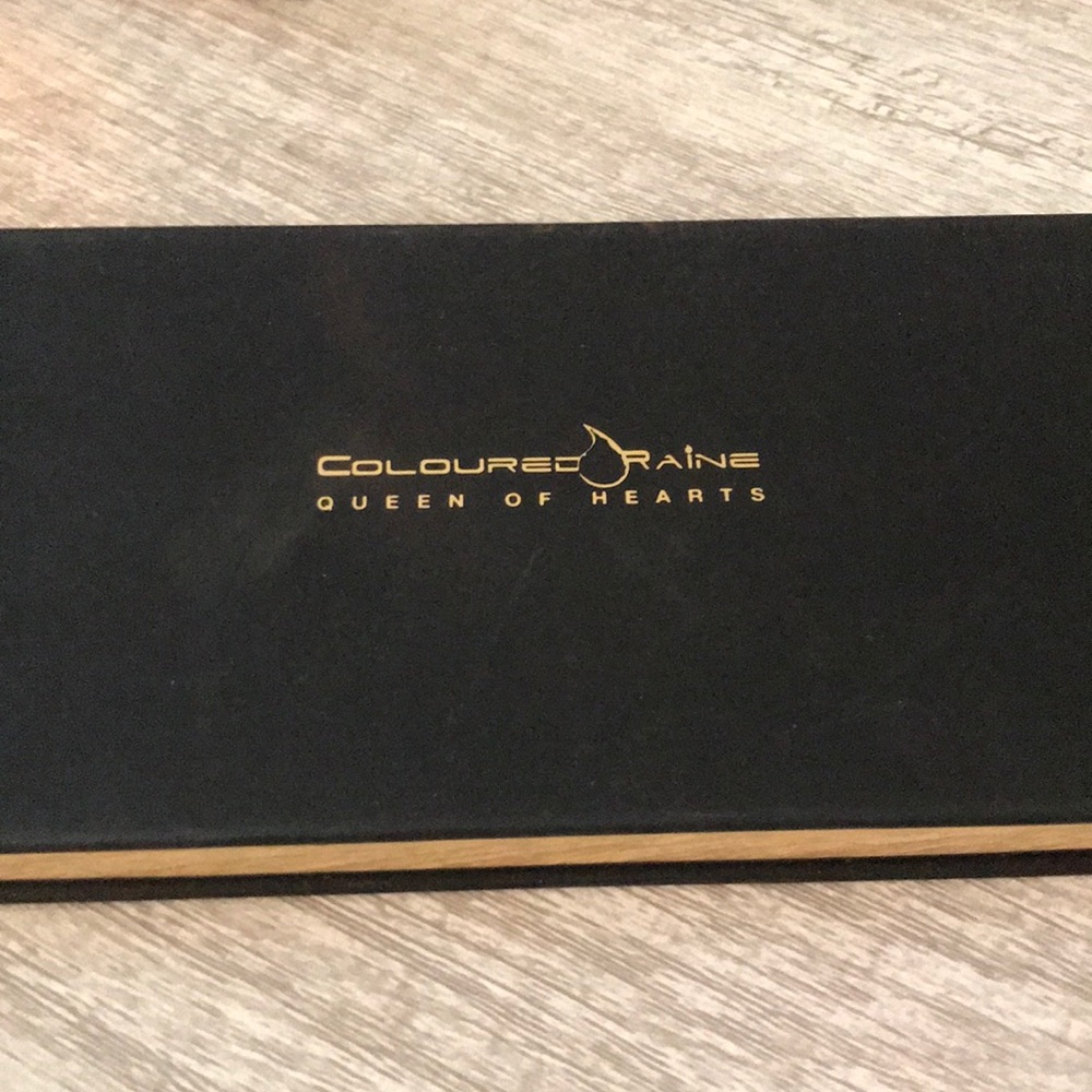 Coloured Raine Queen of hearts